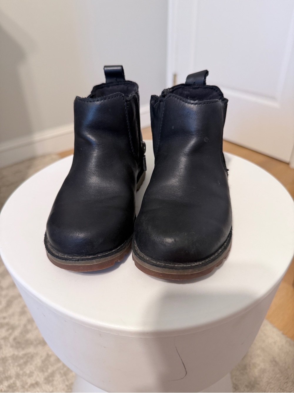 UGG Kids Black Leather Chelsea Boots
